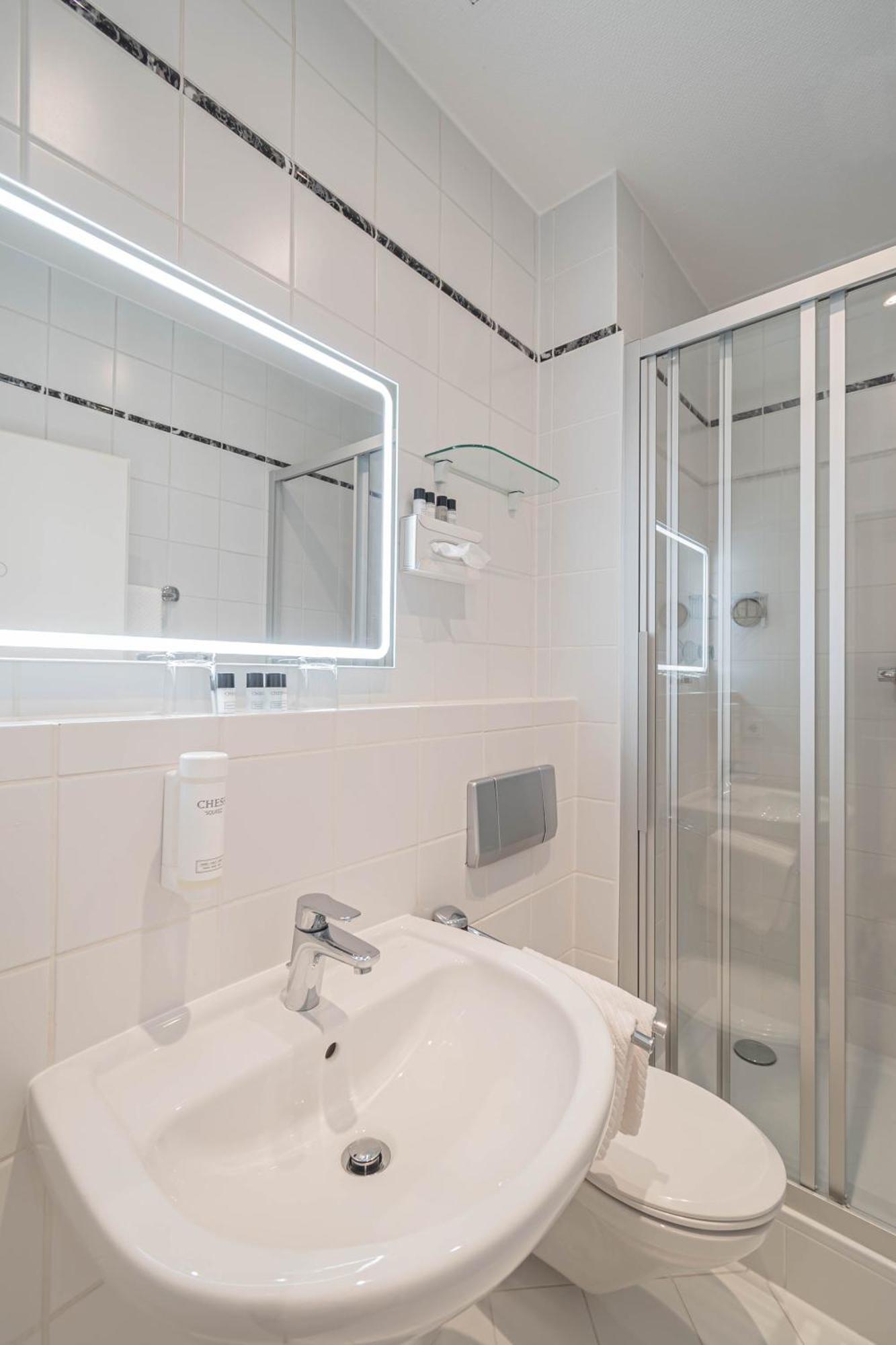 Hotel Villa Am Kurpark Bad Homburg vor der Höhe Habitación foto